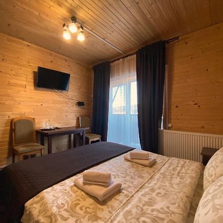 Forrest Hotel Bukovel Bagian luar foto
