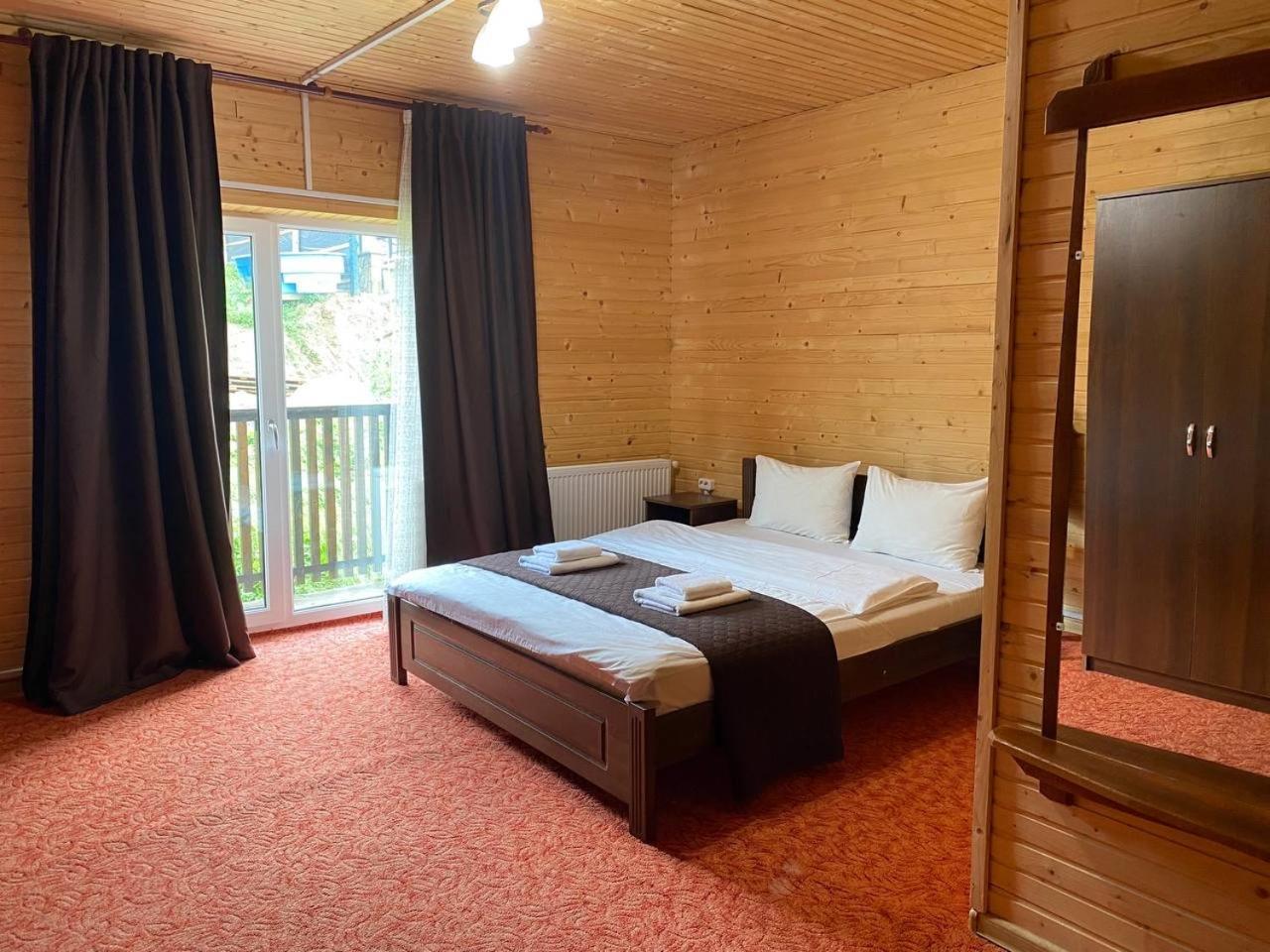 Forrest Hotel Bukovel Bagian luar foto